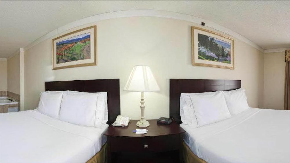 Holiday Inn Express Hotel & Suites Plainview By Ihg Kültér fotó