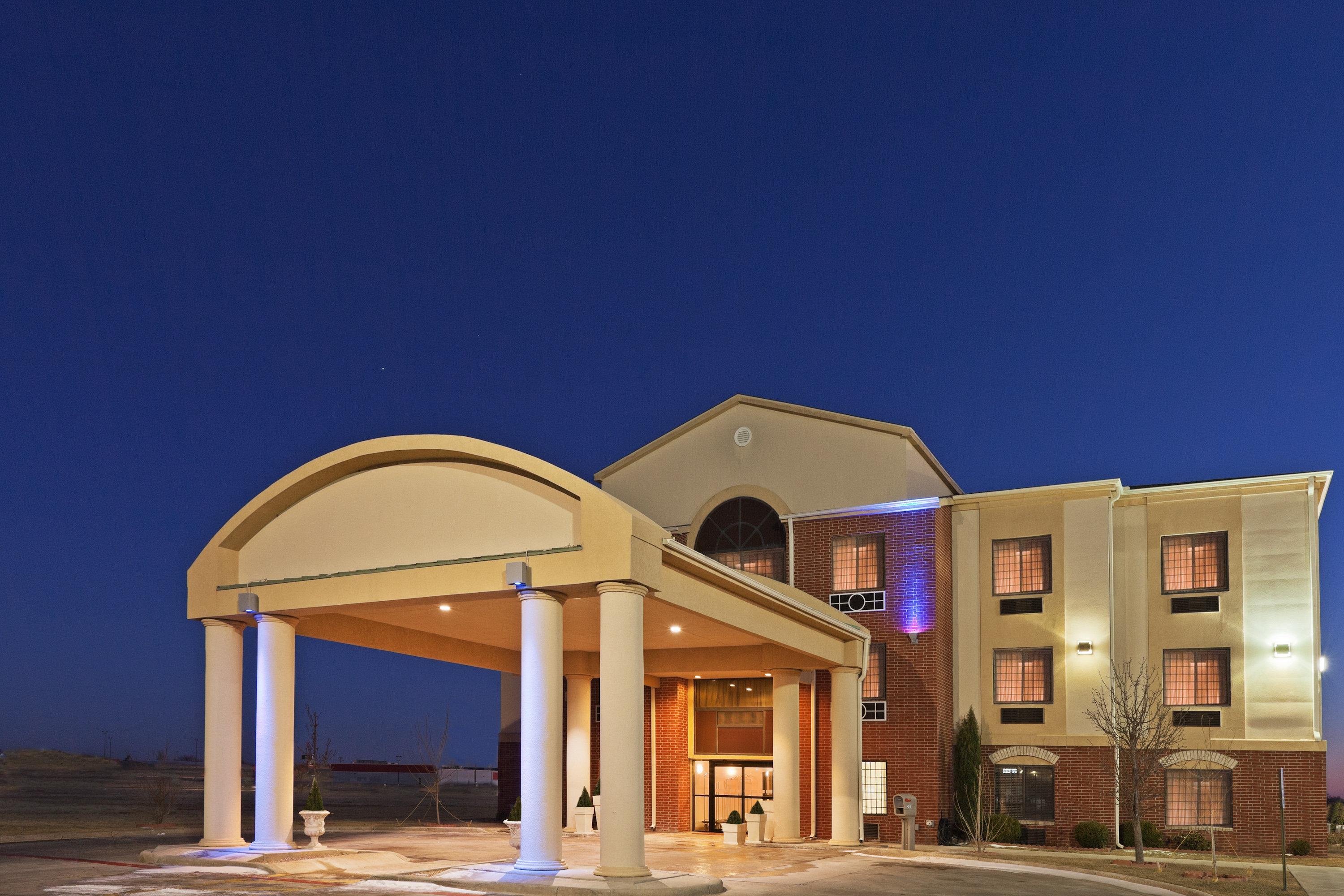 Holiday Inn Express Hotel & Suites Plainview By Ihg Kültér fotó