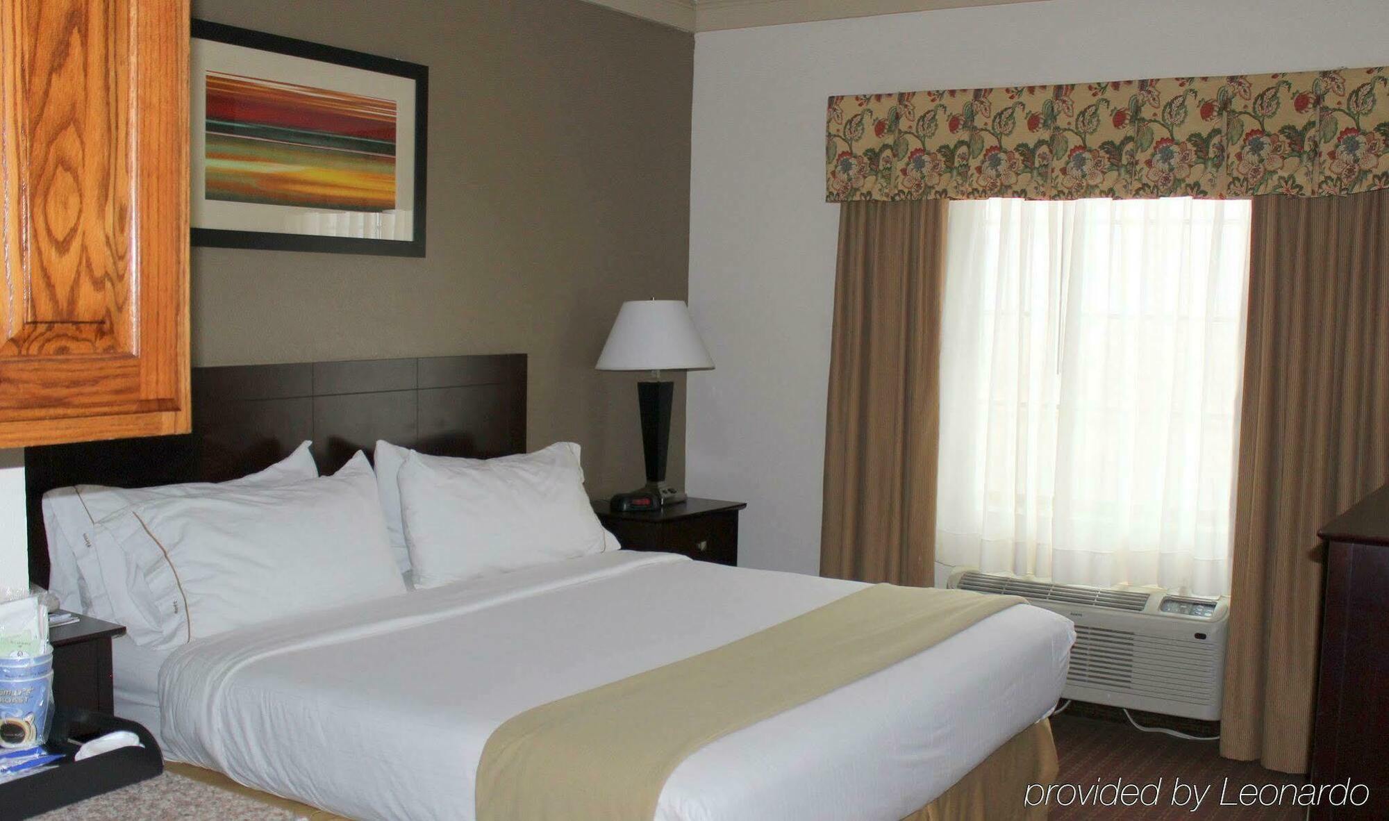 Holiday Inn Express Hotel & Suites Plainview By Ihg Kültér fotó